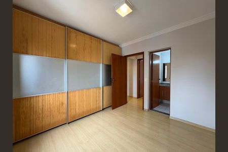 Apartamento à venda com 96m², 3 quartos e 2 vagas Apartamento à venda com 96m², 3 quartos e 2 vagasSuíte 2