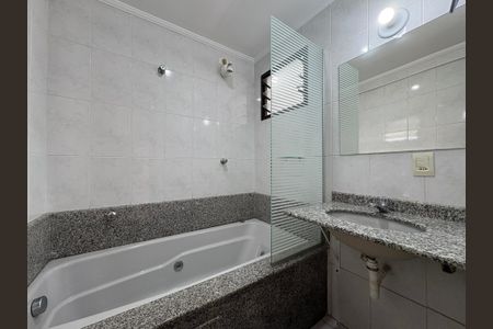 Apartamento à venda com 96m², 3 quartos e 2 vagas Apartamento à venda com 96m², 3 quartos e 2 vagasBanheiro da Suíte 1
