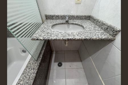Apartamento à venda com 96m², 3 quartos e 2 vagas Apartamento à venda com 96m², 3 quartos e 2 vagasBanheiro da Suíte 1