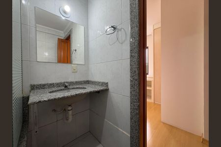 Apartamento à venda com 96m², 3 quartos e 2 vagas Apartamento à venda com 96m², 3 quartos e 2 vagasBanheiro da Suíte 1