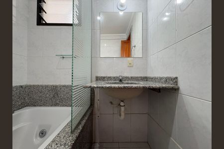 Apartamento à venda com 96m², 3 quartos e 2 vagas Apartamento à venda com 96m², 3 quartos e 2 vagasBanheiro da Suíte 1
