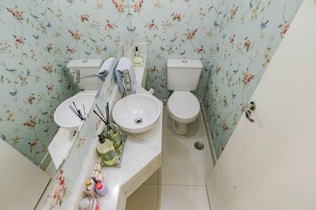 Casa de condomínio à venda com 167m², 3 quartos e 2 vagas Casa de condomínio à venda com 167m², 3 quartos e 2 vagasLavabo