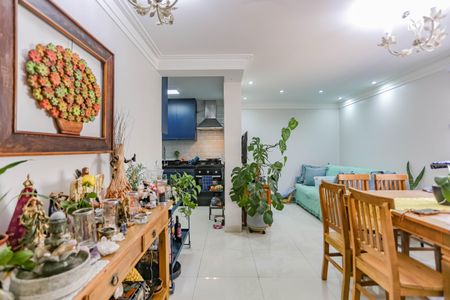 Casa de condomínio à venda com 167m², 3 quartos e 2 vagas Casa de condomínio à venda com 167m², 3 quartos e 2 vagasSala