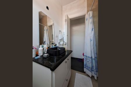 Casa à venda com 140m², 3 quartos e 2 vagasBanheiro