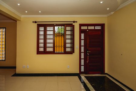 Casa à venda com 220m², 4 quartos e 2 vagasSala 1