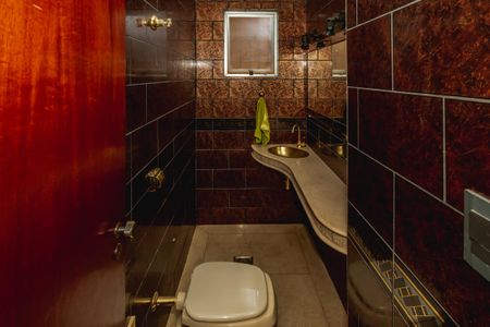 Casa à venda com 220m², 4 quartos e 2 vagasLavabo