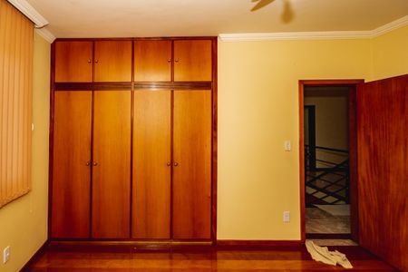 Casa à venda com 220m², 4 quartos e 2 vagasQuarto 2