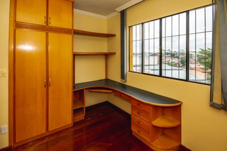 Casa à venda com 220m², 4 quartos e 2 vagasQuarto 3