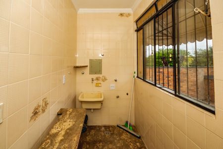 Casa à venda com 220m², 4 quartos e 2 vagasÁrea de Serviço