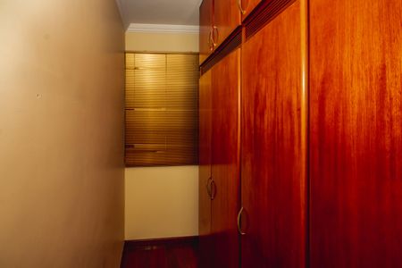 Casa à venda com 220m², 4 quartos e 2 vagasSuíte