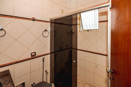 Casa à venda com 220m², 4 quartos e 2 vagasBanheiro da Suíte