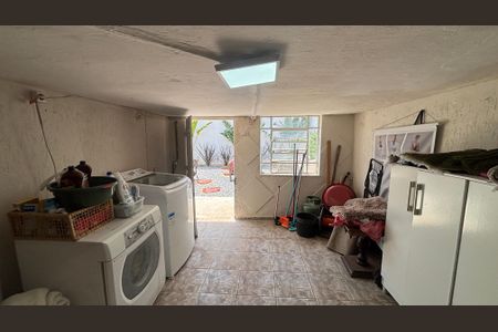 Casa à venda com 85m², 2 quartos e 1 vaga Casa à venda com 85m², 2 quartos e 1 vagaPorão