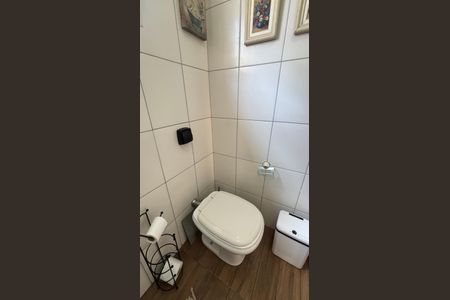 Casa à venda com 85m², 2 quartos e 1 vaga Casa à venda com 85m², 2 quartos e 1 vagaBanheiro