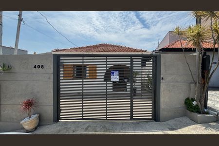 Casa à venda com 85m², 2 quartos e 1 vaga Casa à venda com 85m², 2 quartos e 1 vagaFachada