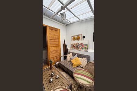 Casa à venda com 85m², 2 quartos e 1 vaga Casa à venda com 85m², 2 quartos e 1 vagaVaranda do Quarto 1