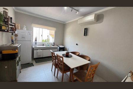 Casa à venda com 85m², 2 quartos e 1 vaga Casa à venda com 85m², 2 quartos e 1 vagaCozinha