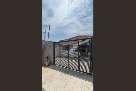 Casa à venda com 85m², 2 quartos e 1 vaga Casa à venda com 85m², 2 quartos e 1 vagaFachada