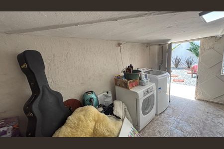 Casa à venda com 85m², 2 quartos e 1 vaga Casa à venda com 85m², 2 quartos e 1 vagaPorão