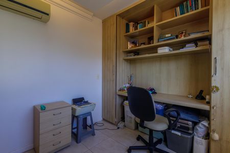 Casa de condomínio à venda com 213m², 4 quartos e 3 vagasSuíte 2