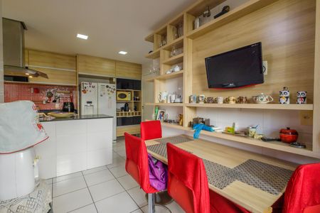 Casa de condomínio à venda com 213m², 4 quartos e 3 vagasCozinha