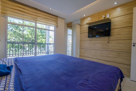 Casa de condomínio à venda com 213m², 4 quartos e 3 vagasSuíte 1