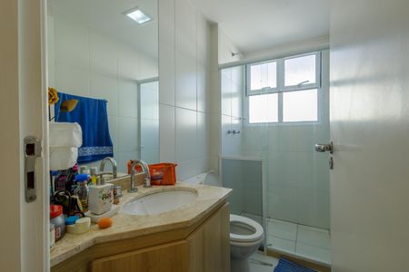 Casa de condomínio à venda com 213m², 4 quartos e 3 vagasBanheiro da Suíte 2