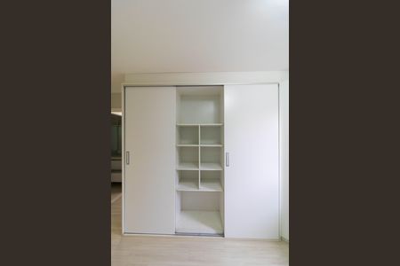 Apartamento à venda com 74m², 2 quartos e 1 vagaArmário da Suíte