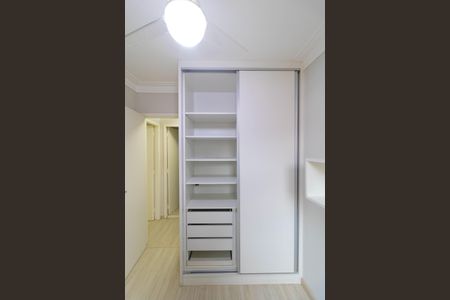 Apartamento à venda com 74m², 2 quartos e 1 vagaQuarto - Armário