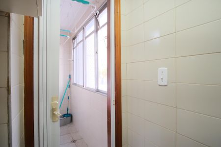 Apartamento à venda com 74m², 2 quartos e 1 vagaBanheiro de serviço