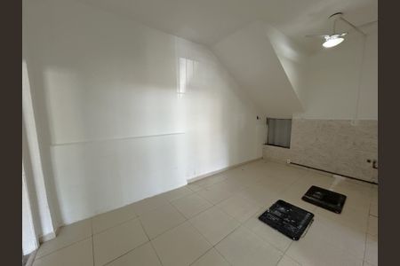 Sala 1 de kitnet/studio para alugar com 3 quartos, 180m² em Méier, Rio de Janeiro
