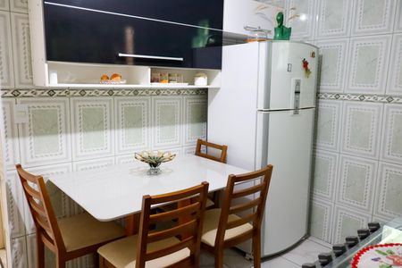 Casa à venda com 250m², 2 quartos e 2 vagas Casa à venda com 250m², 2 quartos e 2 vagasCozinha