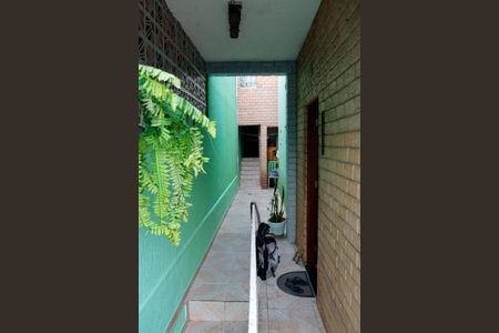 Casa à venda com 250m², 2 quartos e 2 vagas Casa à venda com 250m², 2 quartos e 2 vagasCorredor