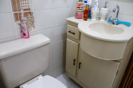 Casa à venda com 250m², 2 quartos e 2 vagas Casa à venda com 250m², 2 quartos e 2 vagasBanheiro