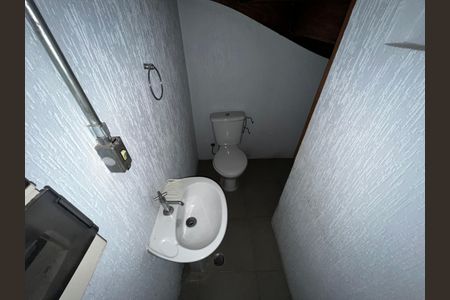 Casa à venda com 250m², 4 quartos e sem vaga Casa à venda com 250m², 4 quartos e sem vagaLavabo