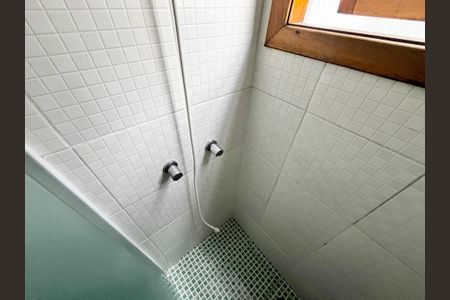 Casa à venda com 250m², 4 quartos e sem vaga Casa à venda com 250m², 4 quartos e sem vagaEdícula Banheiro