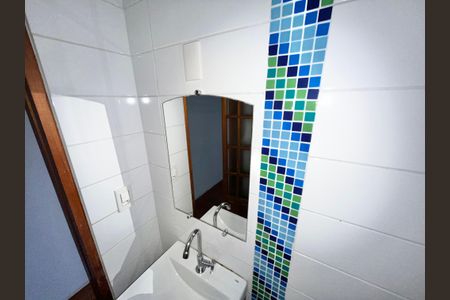 Casa à venda com 250m², 4 quartos e sem vaga Casa à venda com 250m², 4 quartos e sem vagaBanheiro