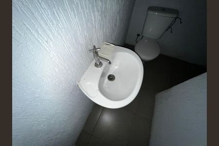 Casa à venda com 250m², 4 quartos e sem vaga Casa à venda com 250m², 4 quartos e sem vagaLavabo