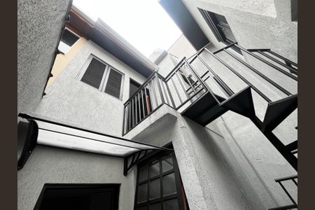 Casa à venda com 250m², 4 quartos e sem vaga Casa à venda com 250m², 4 quartos e sem vagaEscada P/ Edícula