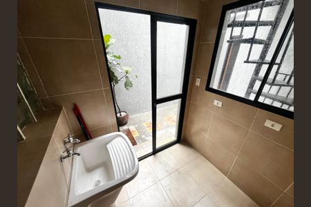 Casa à venda com 250m², 4 quartos e sem vaga Casa à venda com 250m², 4 quartos e sem vagaLavanderia