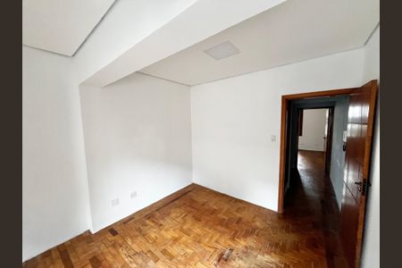 Casa à venda com 250m², 4 quartos e sem vaga Casa à venda com 250m², 4 quartos e sem vagaQuarto 1