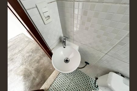 Casa à venda com 250m², 4 quartos e sem vaga Casa à venda com 250m², 4 quartos e sem vagaEdícula Banheiro