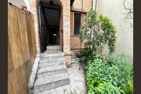 Casa à venda com 250m², 4 quartos e sem vaga Casa à venda com 250m², 4 quartos e sem vagaFachada