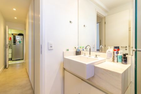 Apartamento à venda com 55m², 2 quartos e 1 vaga Apartamento à venda com 55m², 2 quartos e 1 vagaBanheiro