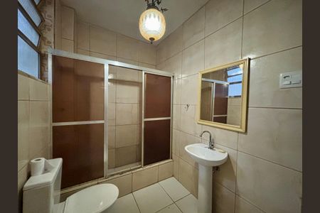 Apartamento à venda com 110m², 3 quartos e 1 vaga Apartamento à venda com 110m², 3 quartos e 1 vagaBanheiro social