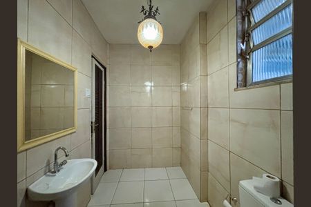 Apartamento à venda com 110m², 3 quartos e 1 vaga Apartamento à venda com 110m², 3 quartos e 1 vagaBanheiro social