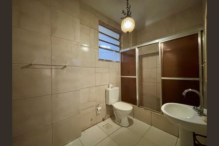 Apartamento à venda com 110m², 3 quartos e 1 vaga Apartamento à venda com 110m², 3 quartos e 1 vagaBanheiro social