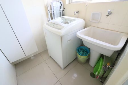 Apartamento à venda com 60m², 2 quartos e 1 vagaÁrea de Serviço