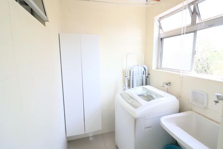 Apartamento à venda com 60m², 2 quartos e 1 vagaÁrea de Serviço