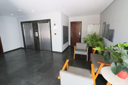 Apartamento à venda com 60m², 2 quartos e 1 vagaÁrea comum - Hall entrada
