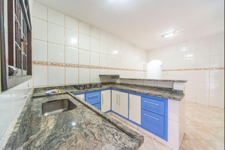 Casa para alugar com 260m², 4 quartos e 3 vagas Casa para alugar com 260m², 4 quartos e 3 vagasCozinha